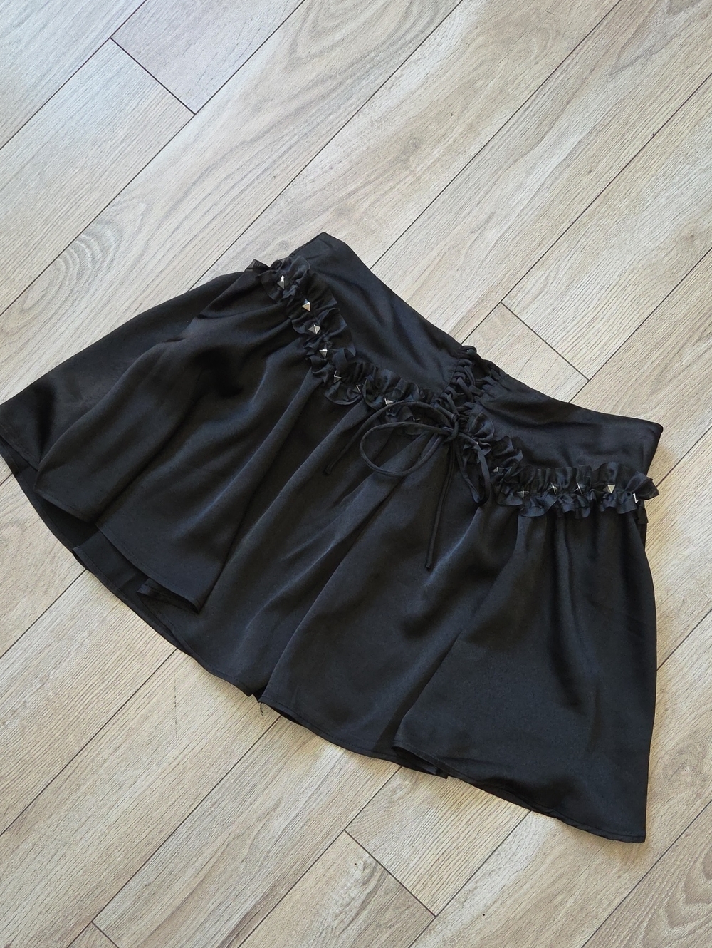 Hot Topic Black Mini Skirt with Studded Ruffle Trim Medium
